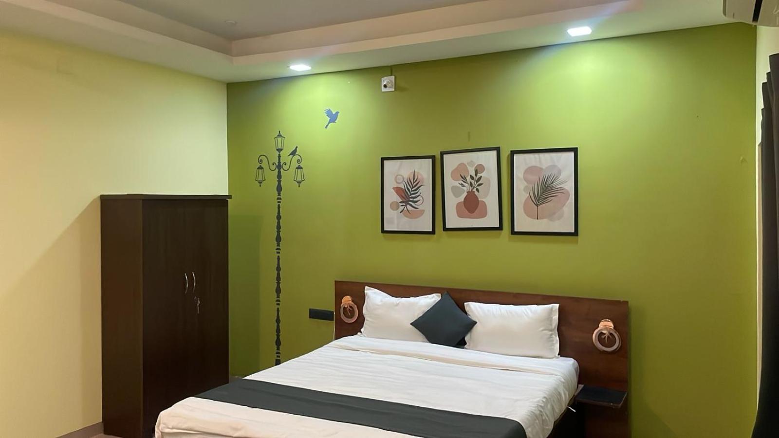 Emerald Euphoria The Luxury Stay Near Infocity Best Seller Bhubaneswar Esterno foto