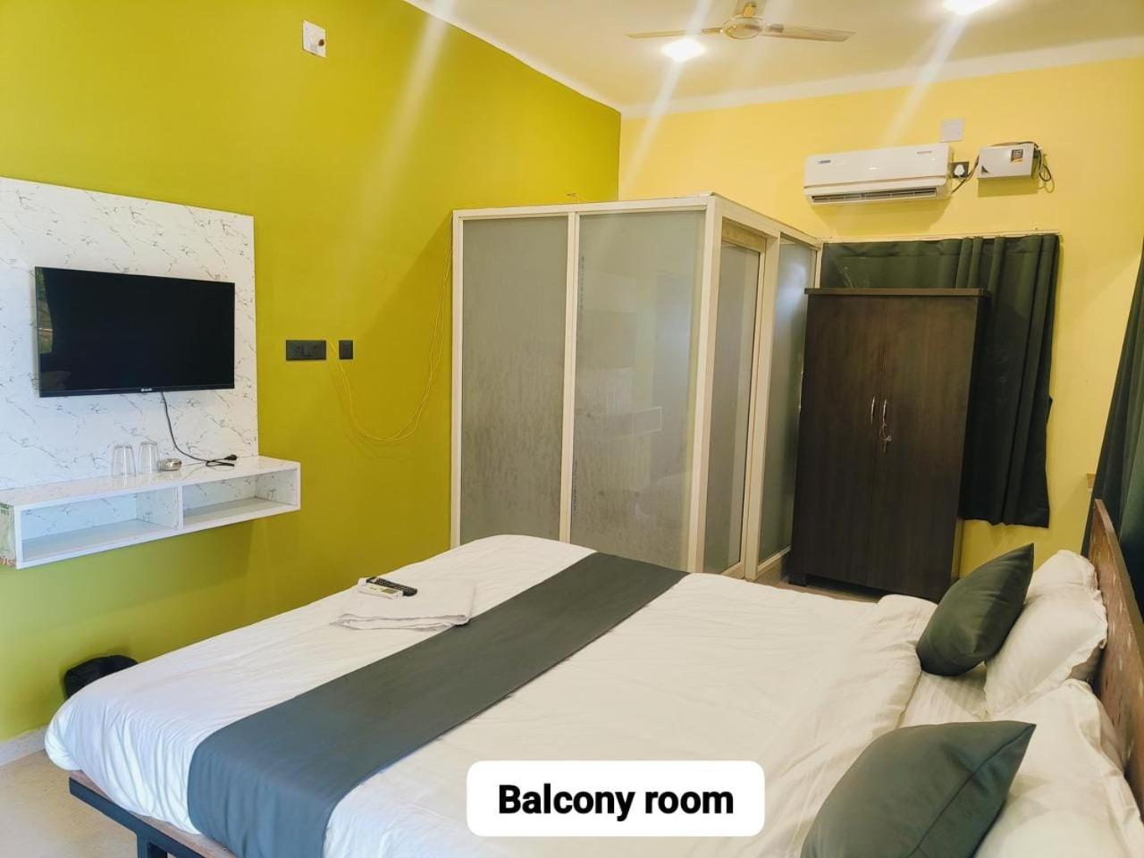 Emerald Euphoria The Luxury Stay Near Infocity Best Seller Bhubaneswar Esterno foto